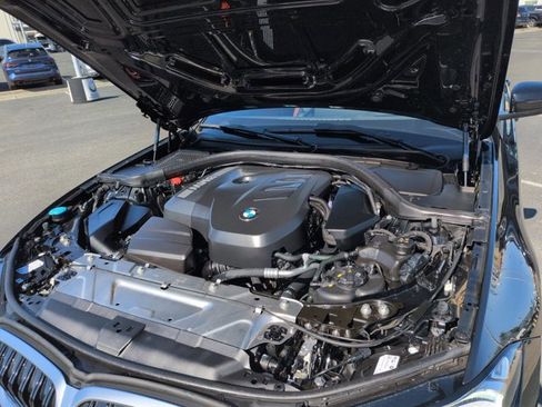 Used 2025 BMW 330i Sedan w/ Premium Package image 24