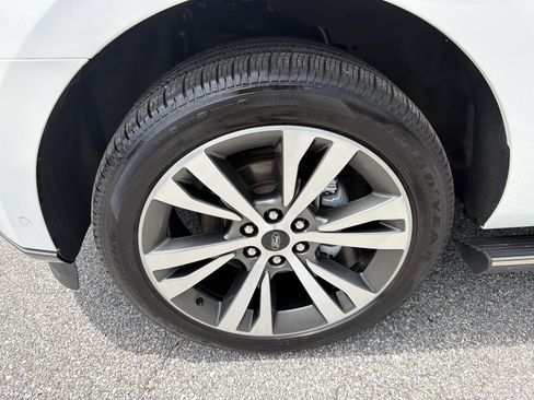 Used 2021 Ford Expedition Limited AWD/4WD image 12