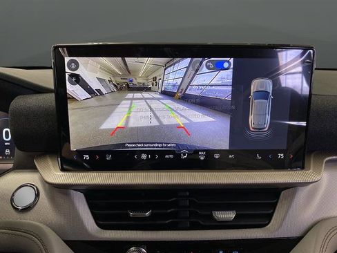 New 2026 Ford Explorer Active w/ Active Comfort Package image 9