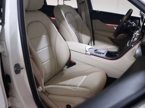 Used 2020 Mercedes-Benz GLC 300 4MATIC image 59