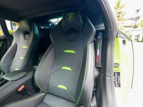Used 2021 Lamborghini Huracan EVO RWD image 57