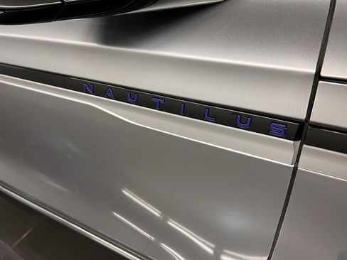 New 2026 Lincoln Nautilus Premier image 40