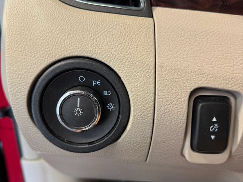 Used 2010 Ford Taurus SEL FWD image 14