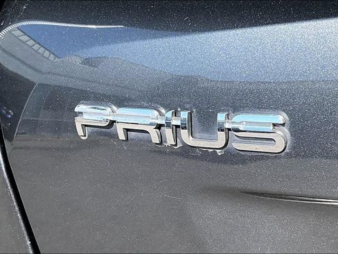 Used 2016 Toyota Prius Four Touring w/ Preferred Accessory Package FWD image 24