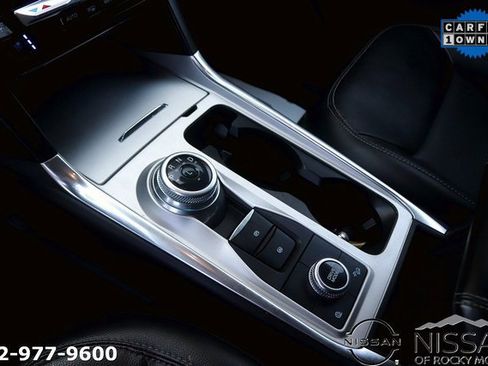 Used 2022 Ford Explorer Limited w/ Equipment Group 301A image 21