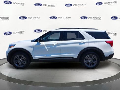 Used 2023 Ford Explorer XLT w/ Equipment Group 202A AWD/4WD image 2