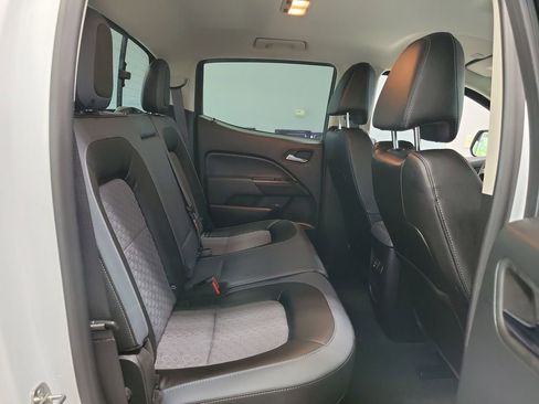 Used 2022 Chevrolet Colorado Z71 AWD/4WD image 16