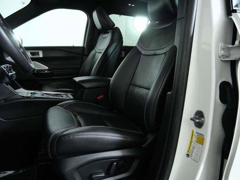Used 2023 Ford Explorer ST w/ Equipment Group 401A AWD/4WD image 18