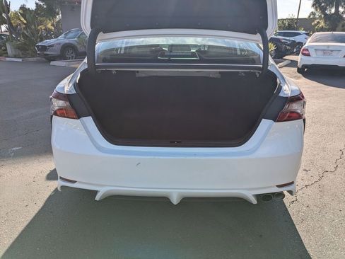 Used 2024 Toyota Camry SE image 30