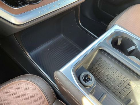 Used 2025 Ford Expedition Max King Ranch image 25