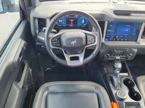 Used 2025 Ford Bronco Outer Banks AWD/4WD image 17