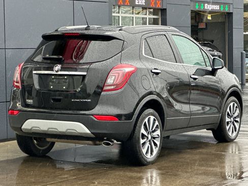 Used 2021 Buick Encore Preferred image 3