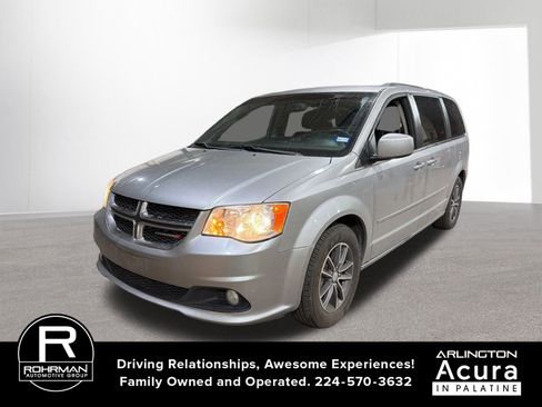 Used 2017 Dodge Grand Caravan SXT image 1