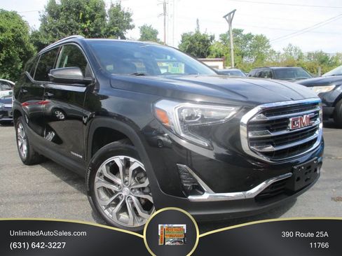 Used 2020 GMC Terrain SLT w/ Preferred Package AWD/4WD image 2