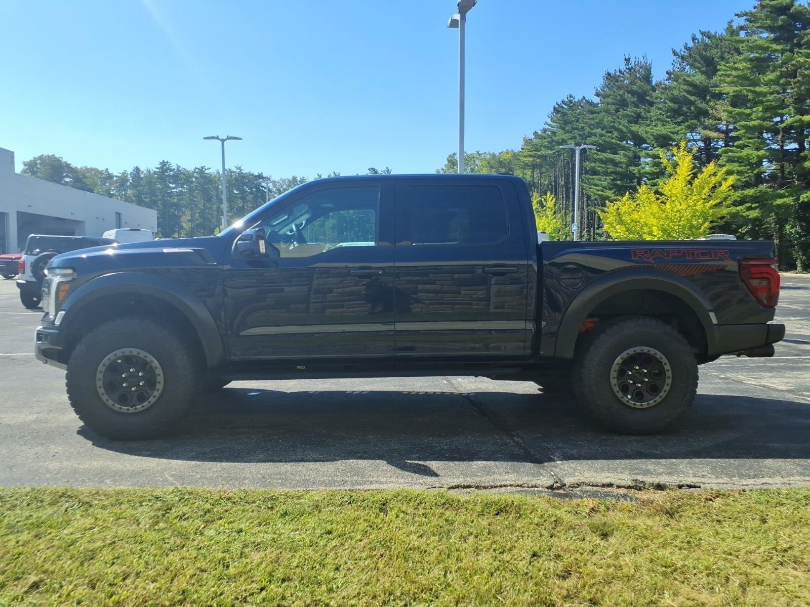 Used 2025 Ford F150 Raptor AWD/4WD image 6