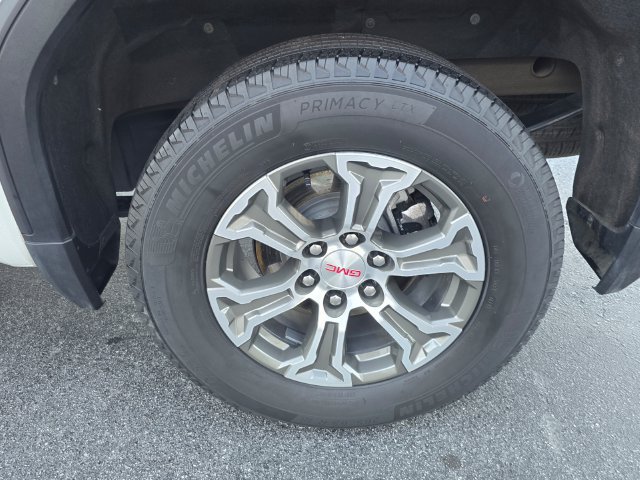 Used 2025 GMC Sierra 1500 SLT AWD/4WD image 12