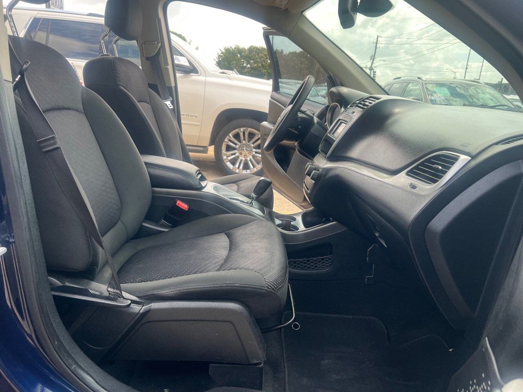 Used 2019 Dodge Journey SE FWD image 16