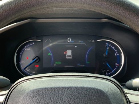 Used 2025 Toyota RAV4 XLE image 29