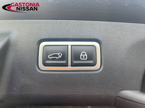 Used 2022 Kia Sorento EX image 32