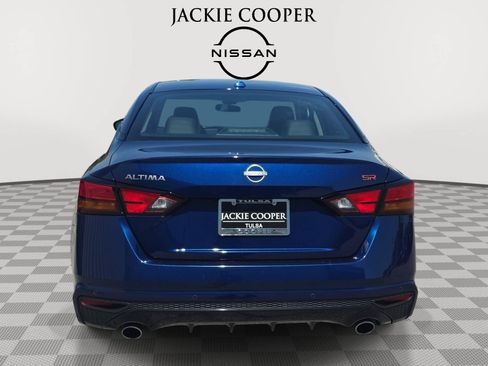Used 2024 Nissan Altima 2.5 SR FWD image 6