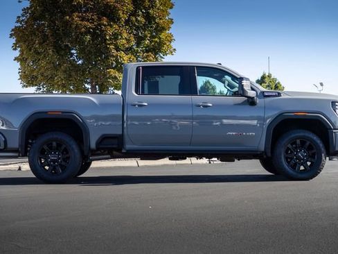 Used 2024 GMC Sierra 2500 AT4 w/ AT4 Premium Plus Package AWD/4WD image 5