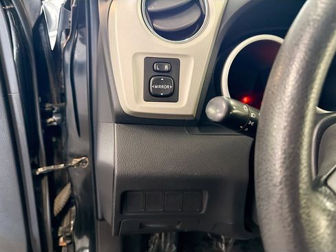 Used 2009 Toyota Matrix FWD image 17