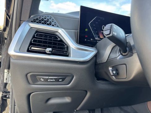 Used 2025 BMW X5 sDrive40i w/ Premium Package image 33