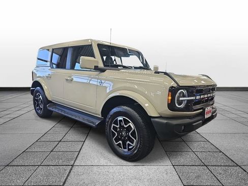 Certified 2025 Ford Bronco Outer Banks image 3