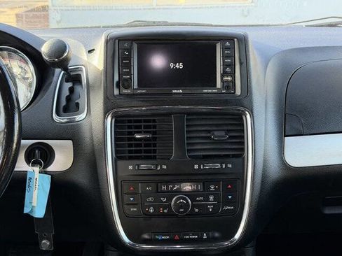 Used 2017 Dodge Grand Caravan GT image 16