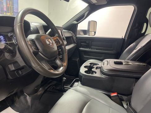 Used 2022 RAM 5500 Tradesman w/ Chrome Appearance Group image 10