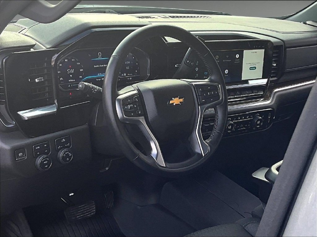 Used 2023 Chevrolet Silverado 1500 LT AWD/4WD image 8