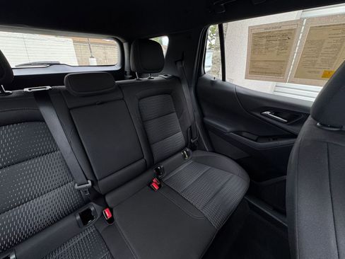 Used 2025 Chevrolet Equinox LT FWD image 38