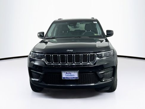 Used 2023 Jeep Grand Cherokee Laredo w/ Trailer Tow Prep Group (B) image 2