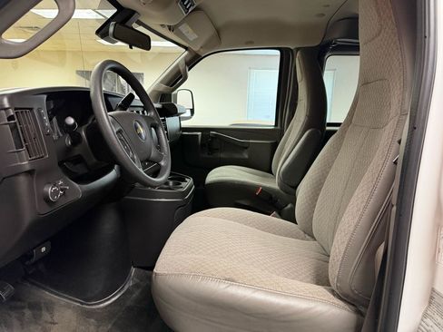 Used 2019 Chevrolet Express 3500 LT w/ LT Preferred Equipment Group RWD image 16