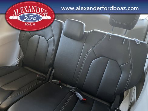 Used 2024 Chrysler Pacifica Touring-L image 18