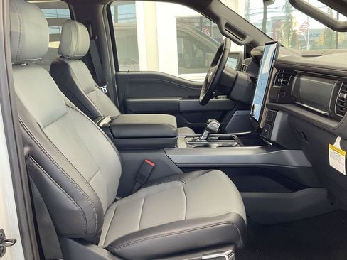 Used 2023 Ford F150 Lightning Lariat image 8