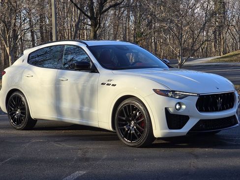 Used 2022 Maserati Levante GT image 8
