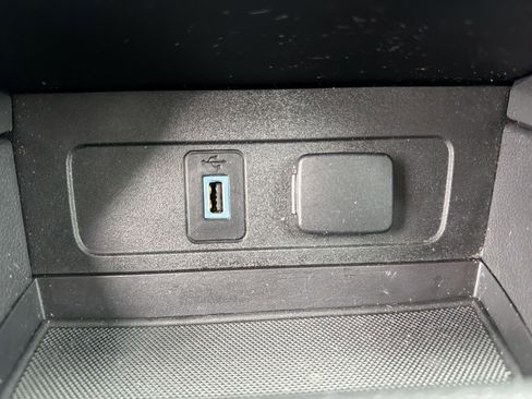 Used 2019 Ford Escape SEL image 31