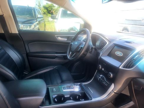 Used 2019 Ford Edge SEL w/ Equipment Group 201A FWD image 8