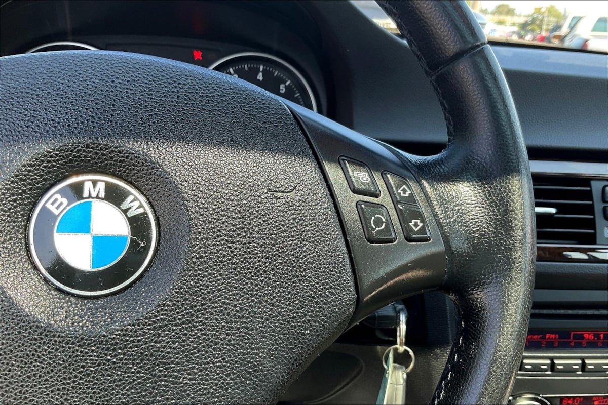 Used 2011 BMW 328i Sedan RWD image 11