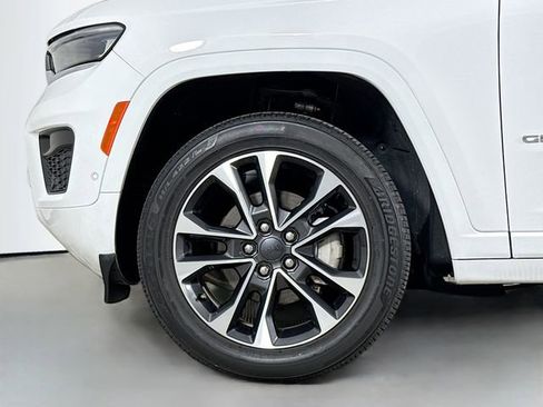 Used 2023 Jeep Grand Cherokee Overland image 32