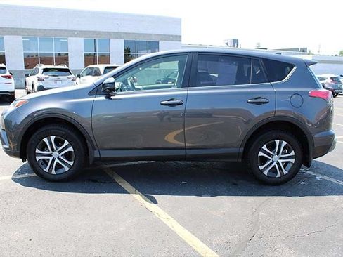 Used 2018 Toyota RAV4 LE w/ All Weather Liner Package AWD/4WD image 7