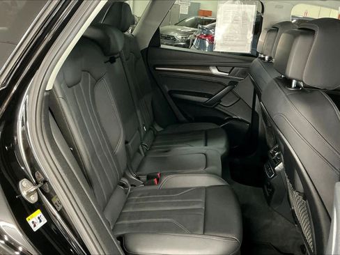 Used 2022 Audi Q5 e Premium w/ Convenience Package image 29