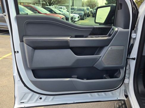 Used 2024 Ford F150 Lightning Flash image 19