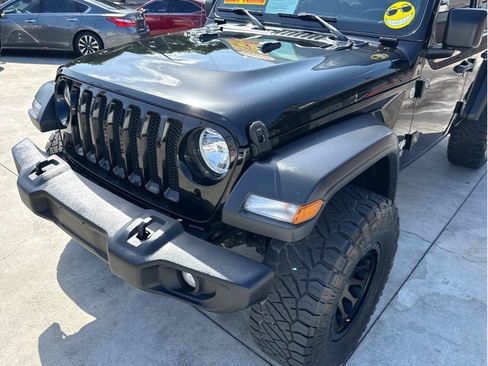 Used 2018 Jeep Wrangler Unlimited Sport S AWD/4WD image 11