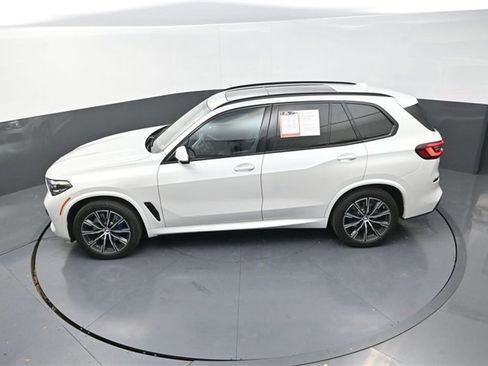 Used 2022 BMW X5 xDrive40i w/ M Sport Package image 22
