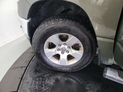 Used 2021 RAM 1500 Big Horn AWD/4WD image 28