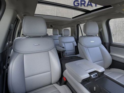 New 2026 Ford Expedition Platinum image 9