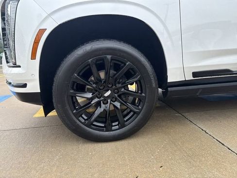Certified 2025 Cadillac Escalade ESV Sport Platinum w/ LPO, Floor Liner Package AWD/4WD image 22