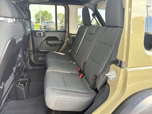 Used 2026 Jeep Wrangler Unlimited Rubicon AWD/4WD image 21